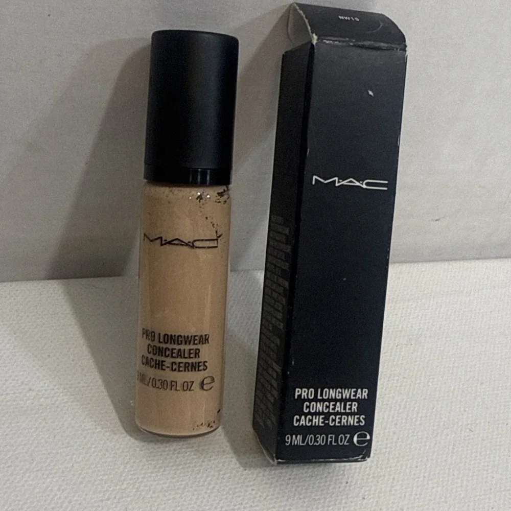 MAC‎ Pro Longwear Concealer - NW15 - 9mL/0.30fl.oz.
